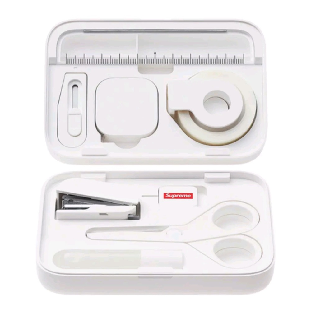 🎱Supreme🎱Team Demi🎱 Stationery Set🎱